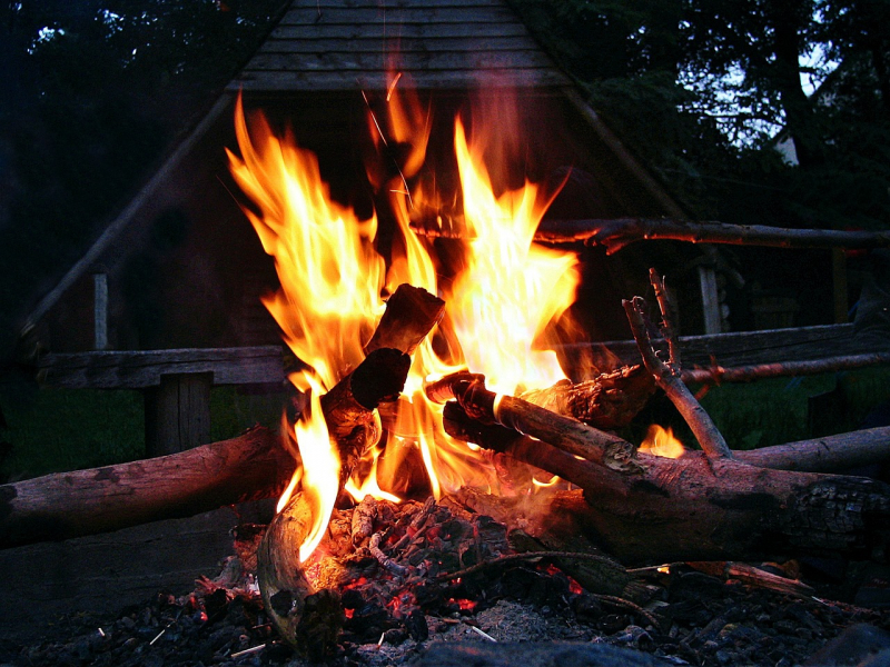 campfire-1279785_1280